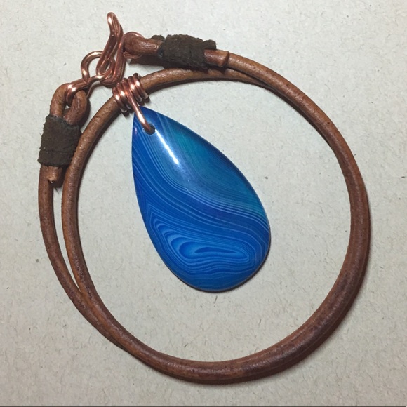 Jewelry - ❤️Stunning❤️16” Blue Agate Leather Choker Necklace